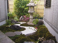 日本庭園風の中庭画像